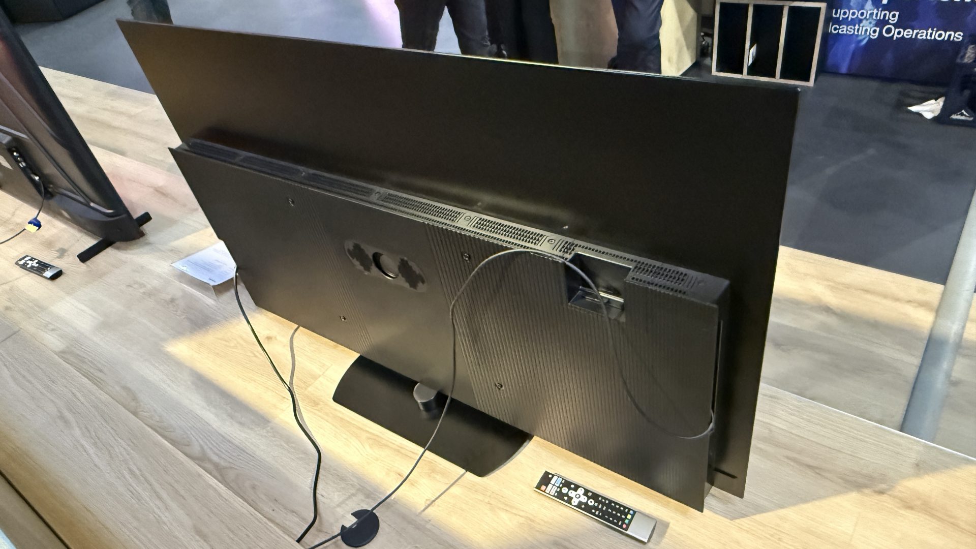 Смарт-телевизор Panasonic Z86C OLED | DGL.RU