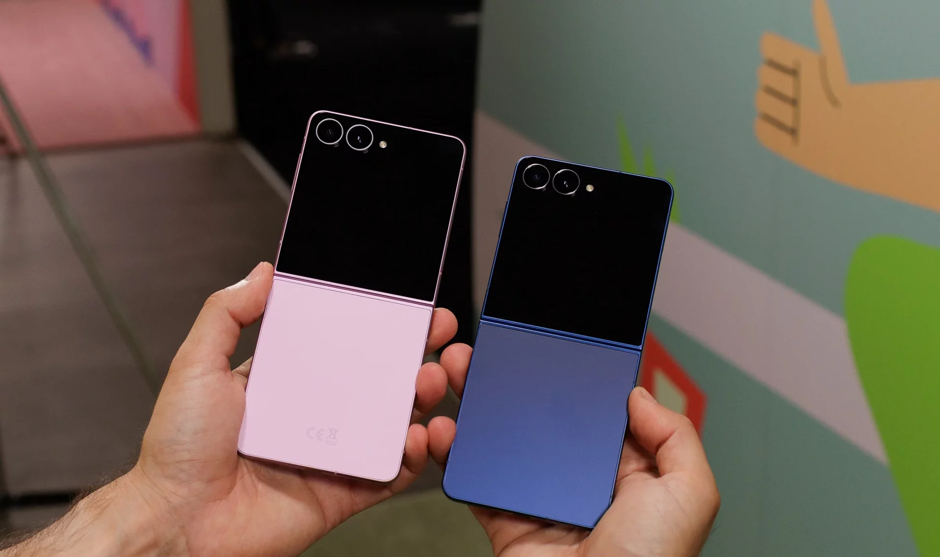Смартфон Galaxy Z Flip 8 vs Flip 7: отличия | DGL.RU
