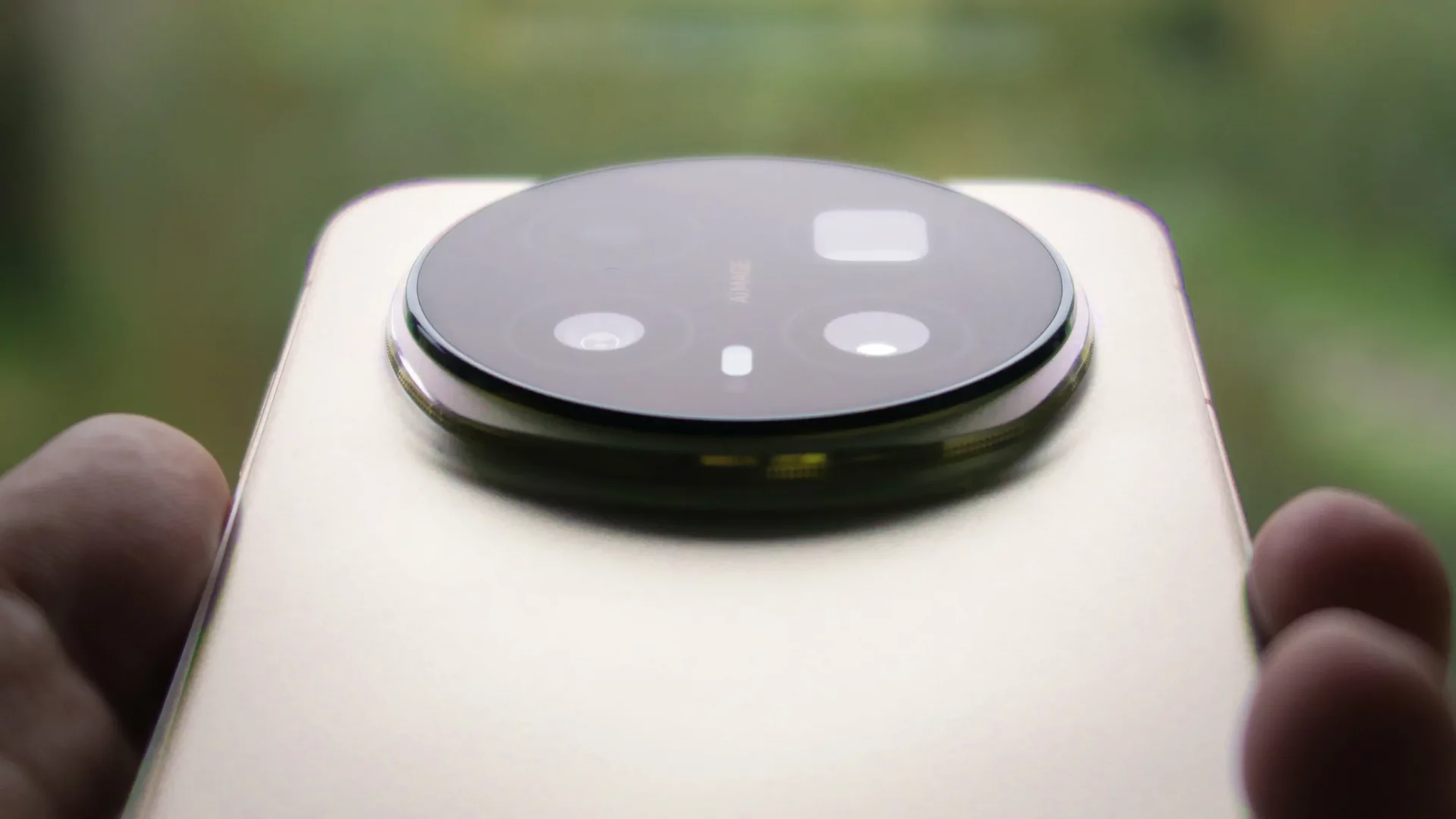 Смартфон Honor Magic 9: компактный флагман с рекордным аккумулятором станет угрозой для лидеров рынка картинка Смартфон Honor Magic 9: компактный и мощный | DGL.RU