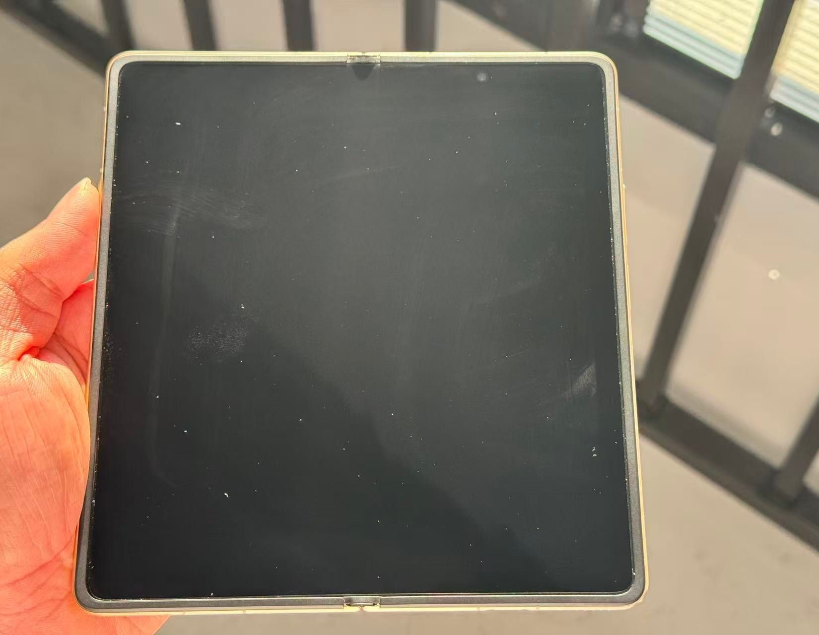 Смартфон Honor Magic V6: складка на экране окончательно ушла в прошлое картинка Смартфон Honor Magic V6 без складки на экране | DGL.RU