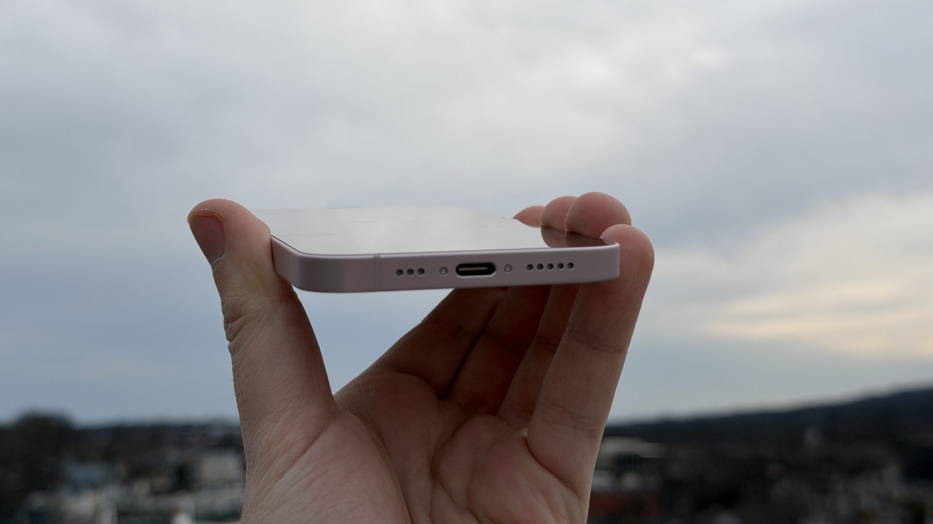 Смартфон iPhone 17e получил MagSafe и чип A19 | DGL.RU