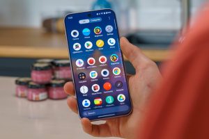 Смартфон OnePlus 15 получил вторую бету Android 17: опасный эксперимент для энтузиастов