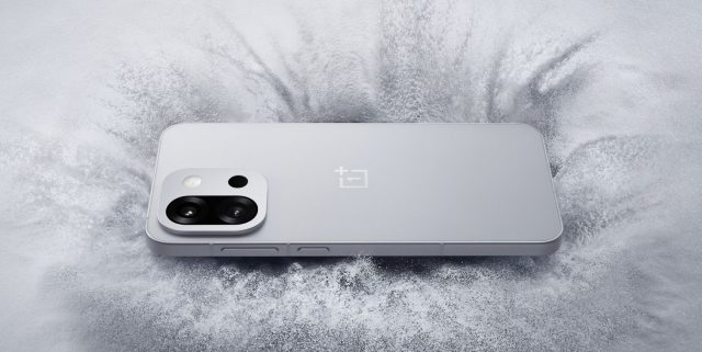 Смартфон OnePlus 15T новые возможности камеры и мощное железо (2) Смартфон OnePlus 15T: тонкий корпус и 50 Мп зум | DGL.RU