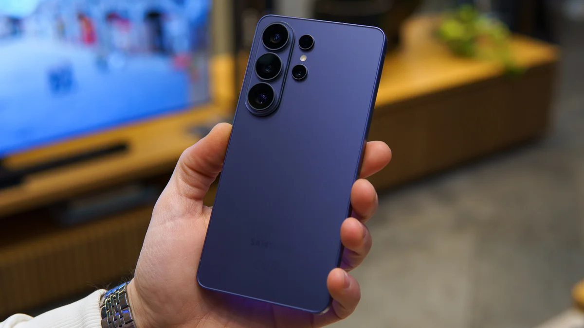 Смартфон с камерой на 200 Мп: стоит ли переплачивать за огромные цифры в характеристиках