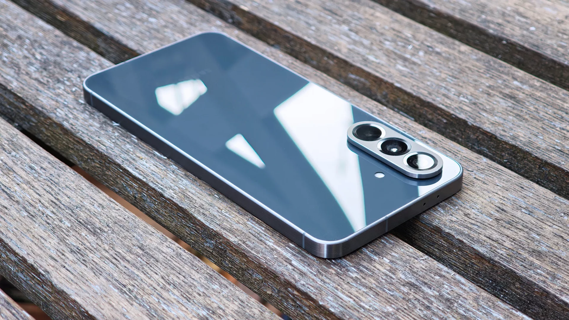 Смартфон Samsung Galaxy A57: все, что известно о новинке картинка Смартфон Samsung Galaxy A57: тоньше и мощнее | DGL.RU