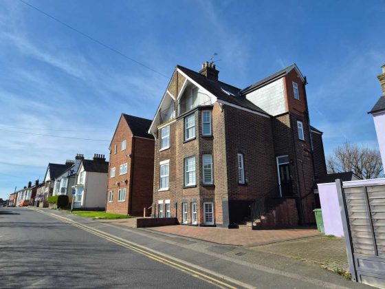 Смартфон Samsung Galaxy S26+: мощный экран | DGL.RU