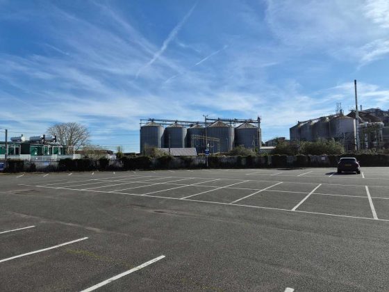 Смартфон Samsung Galaxy S26+: мощный экран | DGL.RU