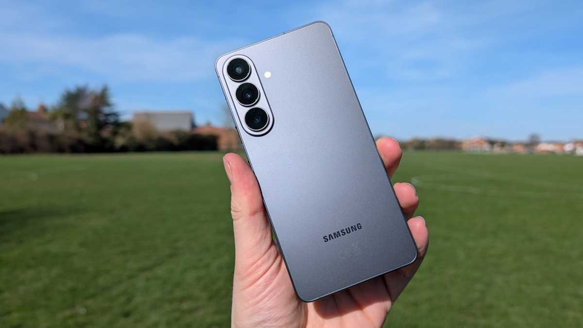 Смартфон Samsung Galaxy S26+: мощный экран | DGL.RU