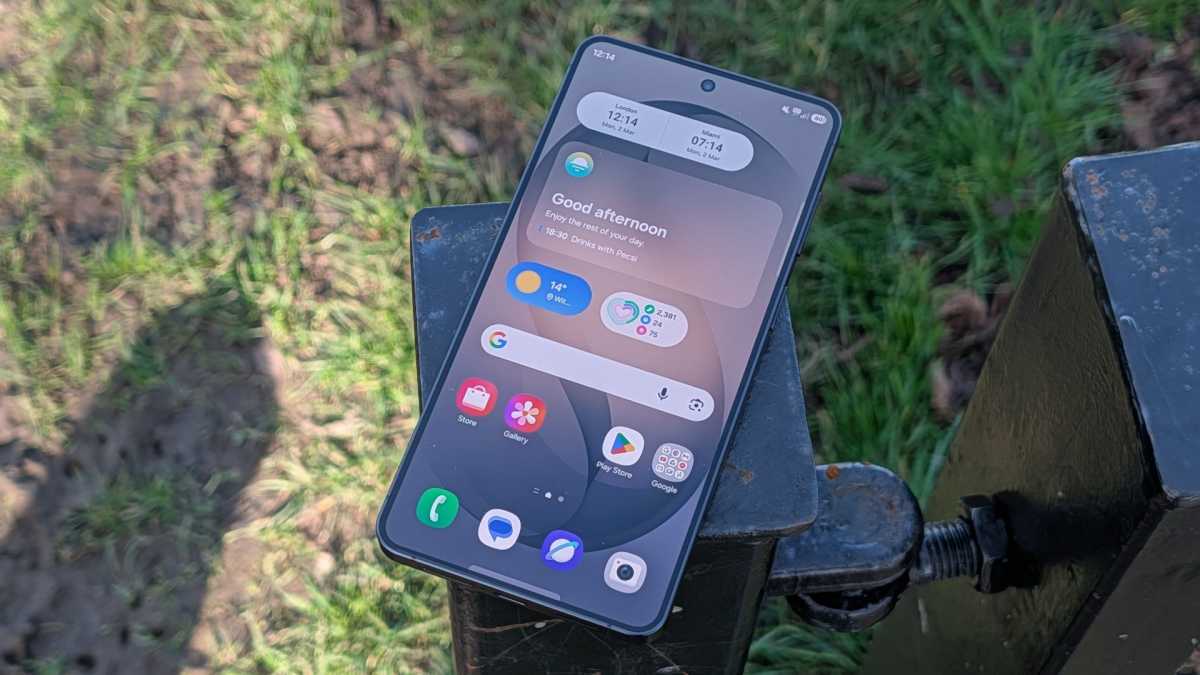 Смартфон Samsung Galaxy S26+: мощный экран | DGL.RU