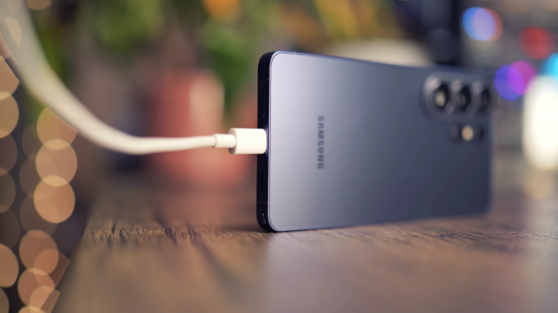 Смартфон Samsung Galaxy S26 Ultra: запуск флагмана обернулся чередой громких скандалов