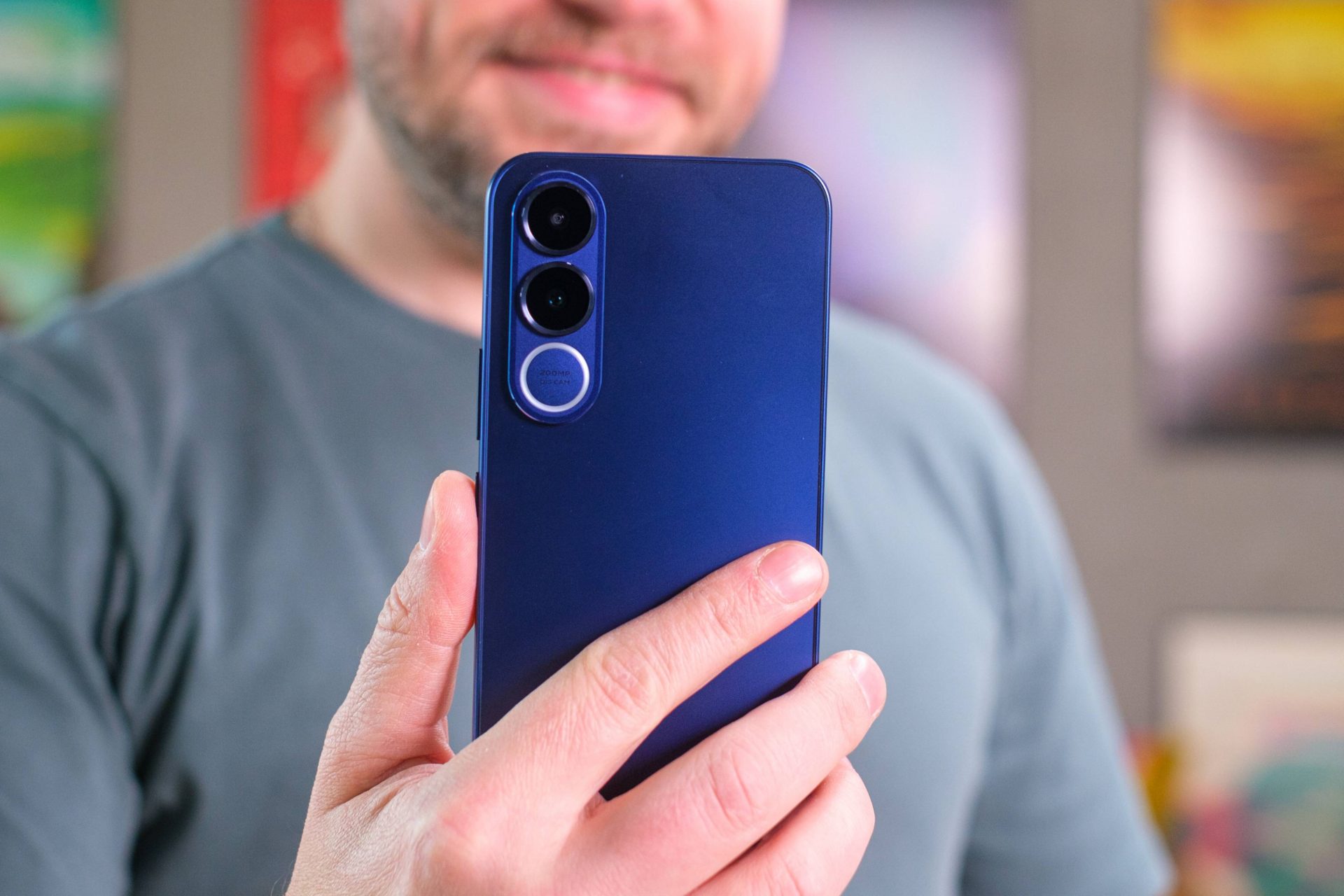 Смартфон vivo V70 FE: мощь и ретро-камера | DGL.RU