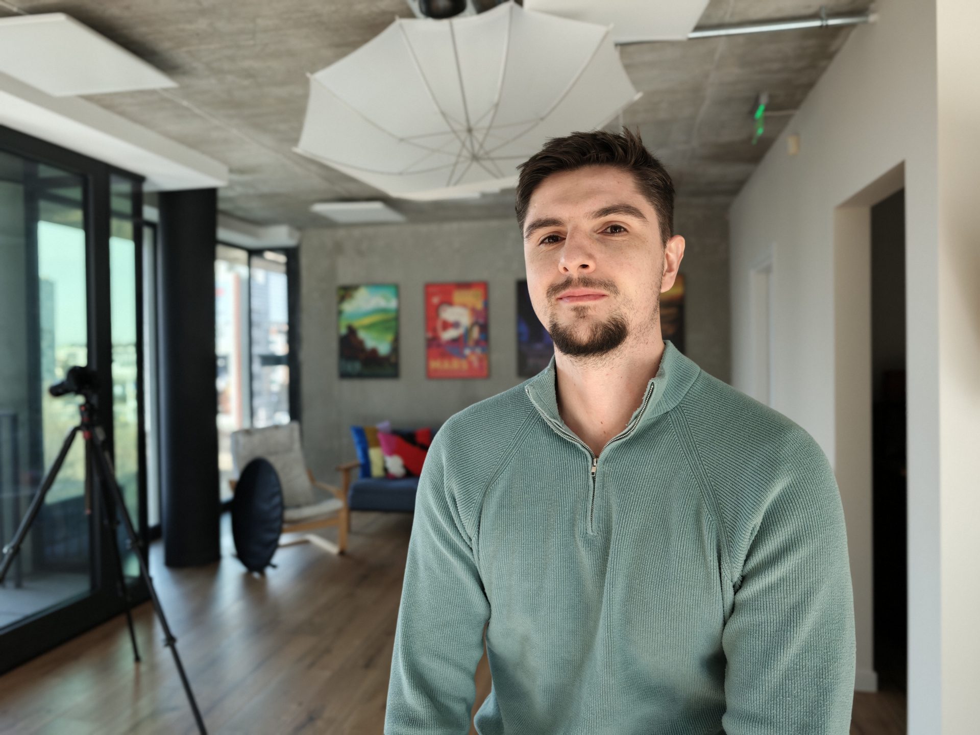 Обзор Xiaomi 17 Ultra: идеальное аппаратное обеспечение и цена в России картинка Смартфон Xiaomi 17 Ultra и слабый софт | DGL.RU