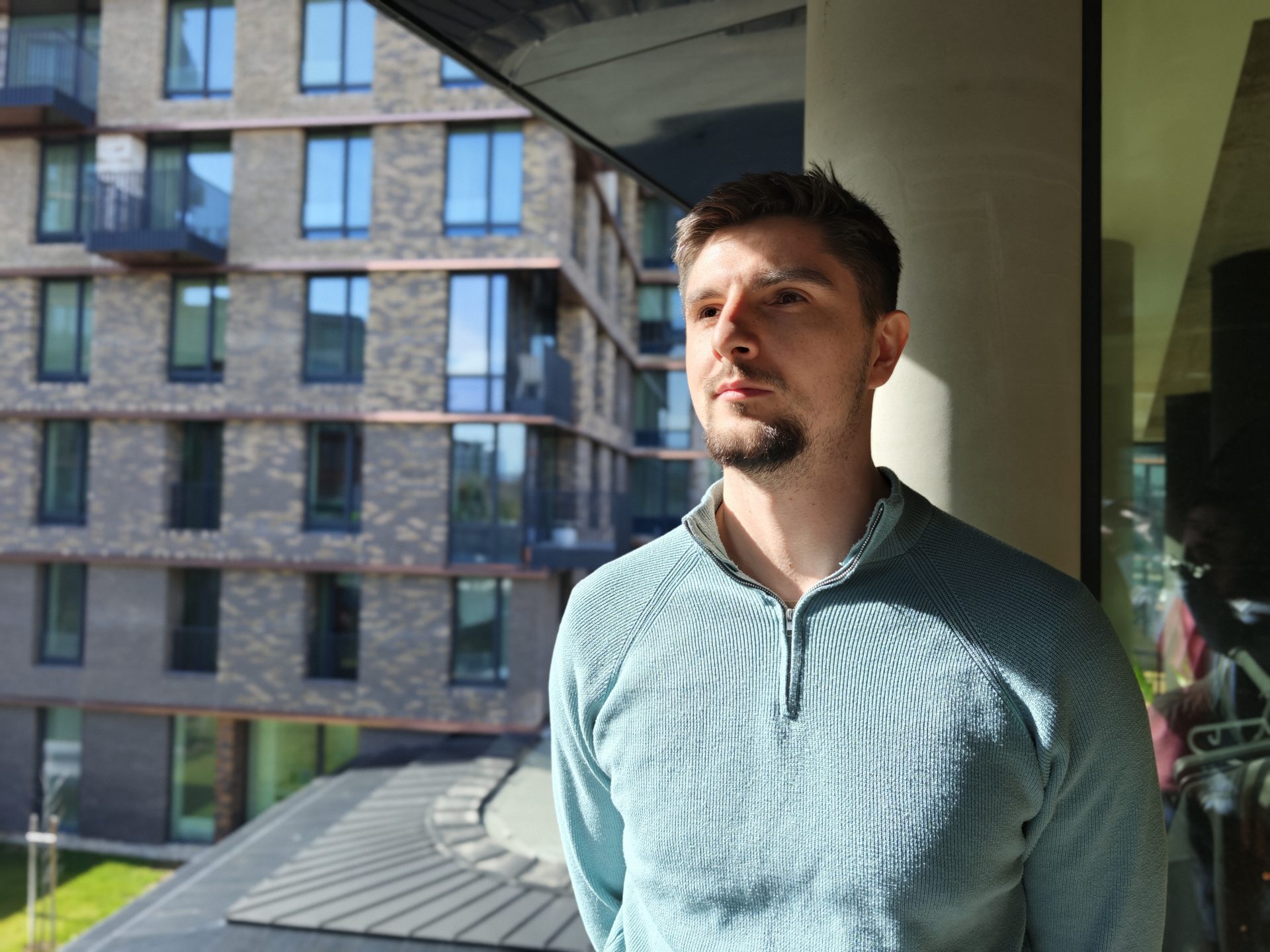 Обзор Xiaomi 17 Ultra: идеальное аппаратное обеспечение и цена в России картинка Смартфон Xiaomi 17 Ultra и слабый софт | DGL.RU