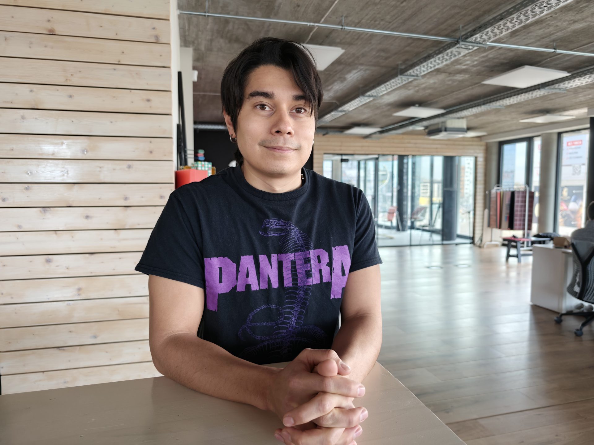 Обзор Xiaomi 17 Ultra: идеальное аппаратное обеспечение и цена в России картинка Смартфон Xiaomi 17 Ultra и слабый софт | DGL.RU