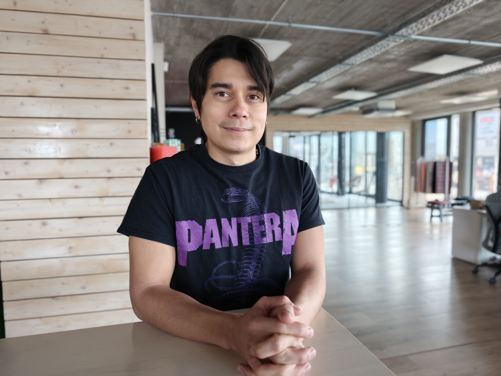 Обзор Xiaomi 17 Ultra: идеальное аппаратное обеспечение и цена в России картинка Смартфон Xiaomi 17 Ultra и слабый софт | DGL.RU