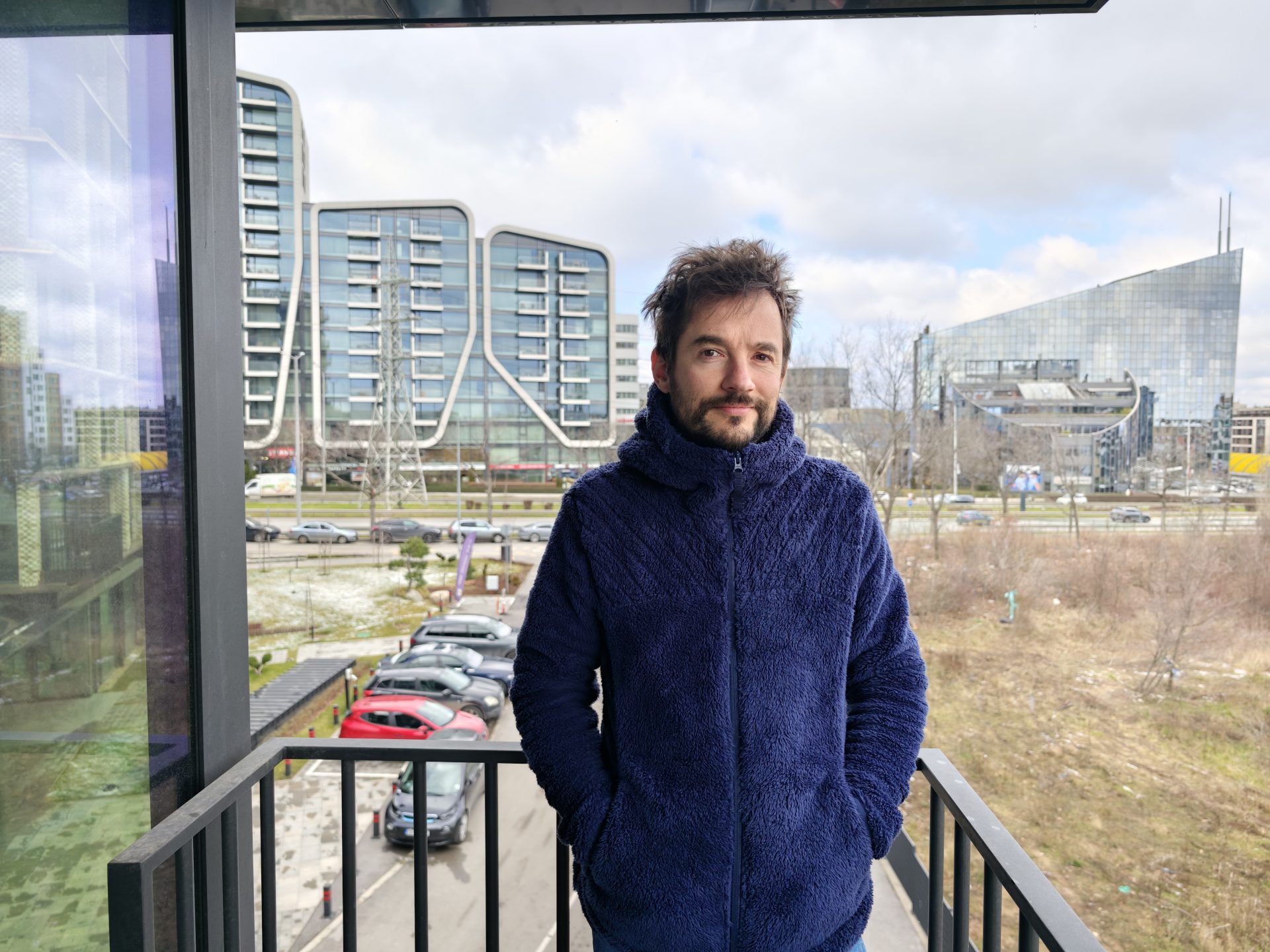 Обзор Xiaomi 17 Ultra: идеальное аппаратное обеспечение и цена в России картинка Смартфон Xiaomi 17 Ultra и слабый софт | DGL.RU