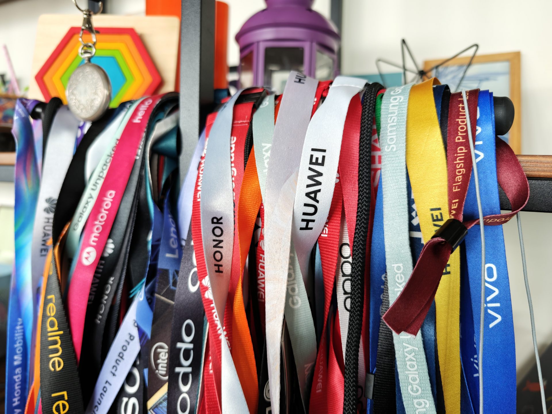 Обзор Xiaomi 17 Ultra: идеальное аппаратное обеспечение и цена в России картинка Смартфон Xiaomi 17 Ultra и слабый софт | DGL.RU