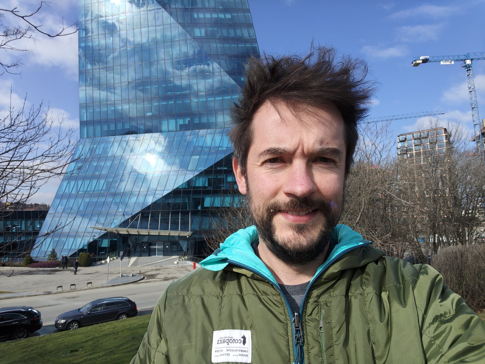 Обзор Xiaomi 17 Ultra: идеальное аппаратное обеспечение и цена в России картинка Смартфон Xiaomi 17 Ultra и слабый софт | DGL.RU