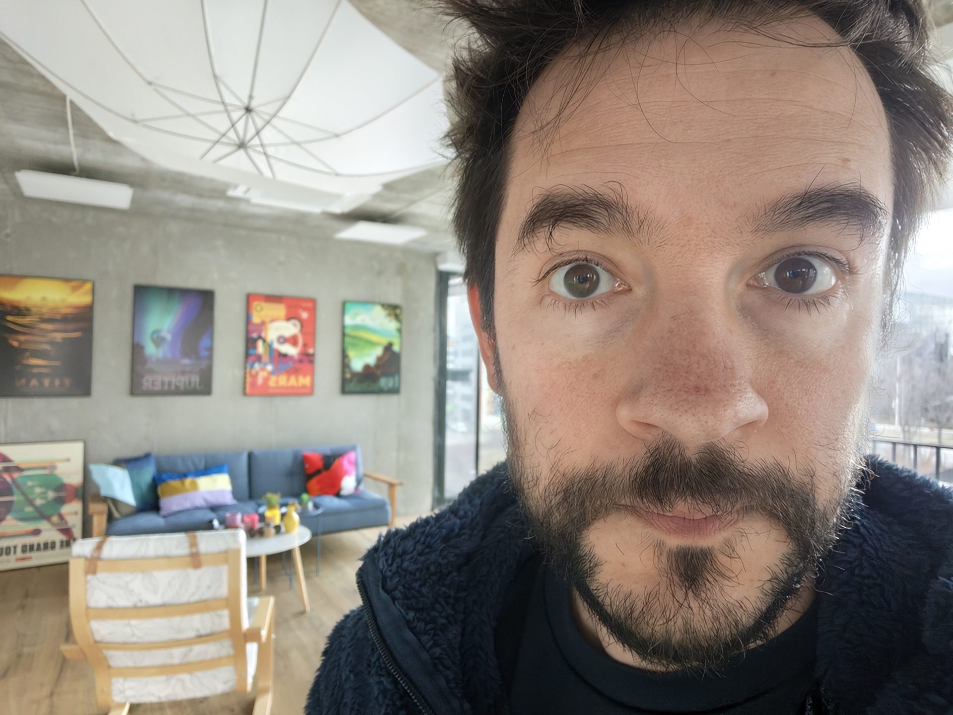 Обзор Xiaomi 17 Ultra: идеальное аппаратное обеспечение и цена в России картинка Смартфон Xiaomi 17 Ultra и слабый софт | DGL.RU