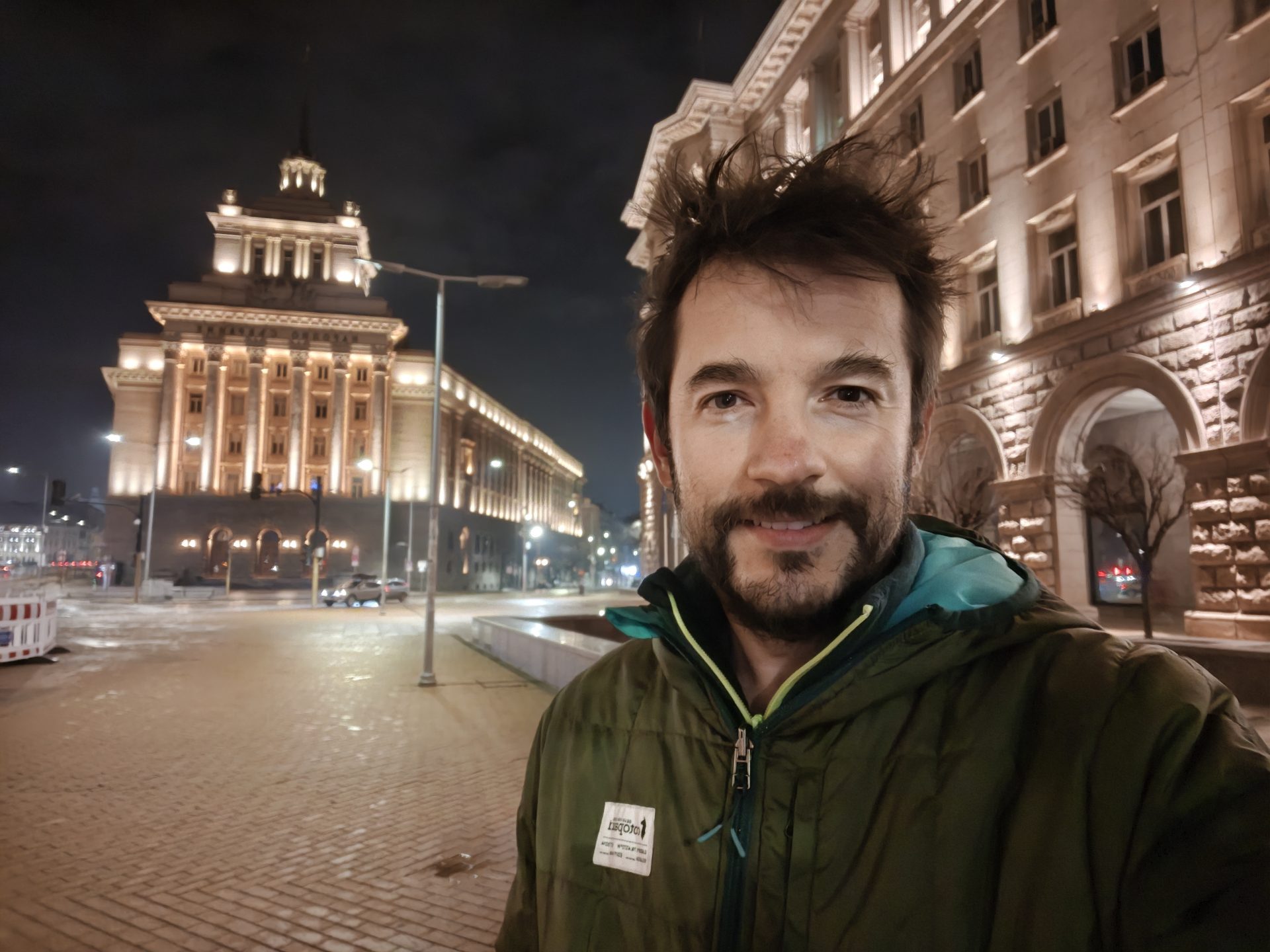 Обзор Xiaomi 17 Ultra: идеальное аппаратное обеспечение и цена в России картинка Смартфон Xiaomi 17 Ultra и слабый софт | DGL.RU