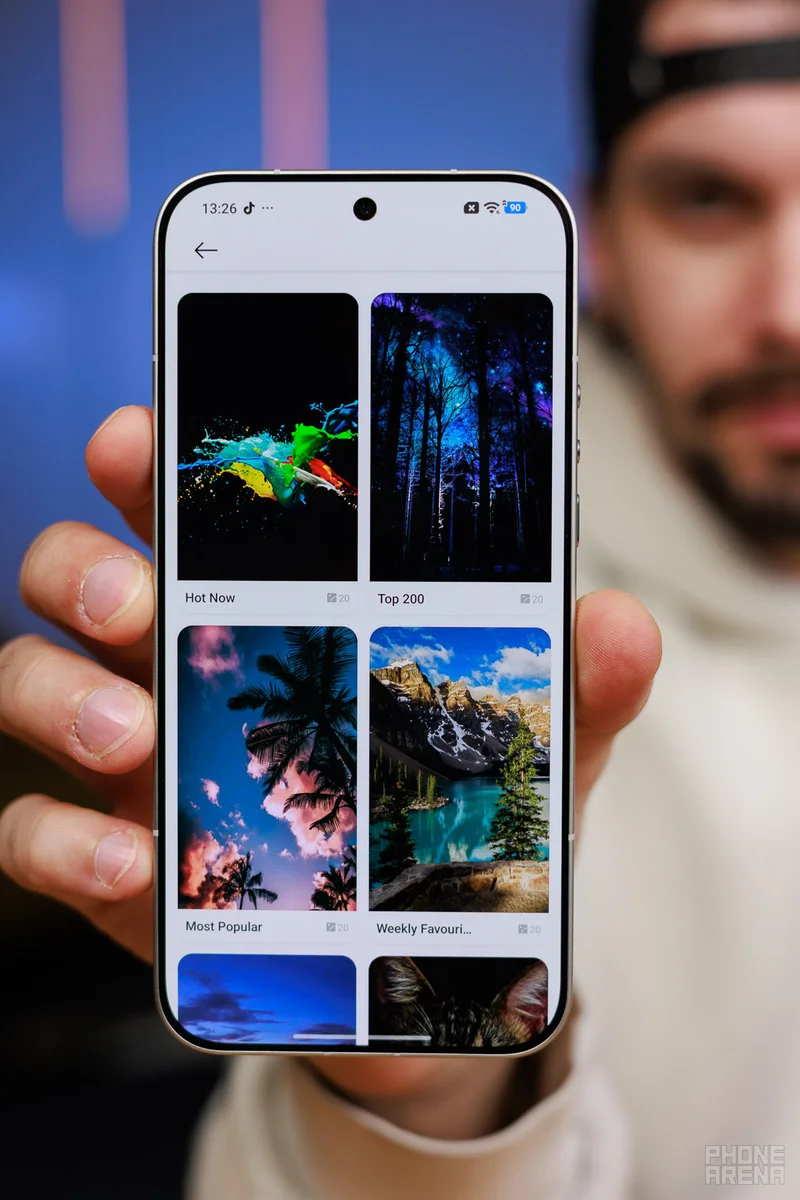 Обзор Xiaomi 17 Ultra: идеальное аппаратное обеспечение и цена в России картинка Смартфон Xiaomi 17 Ultra и слабый софт | DGL.RU