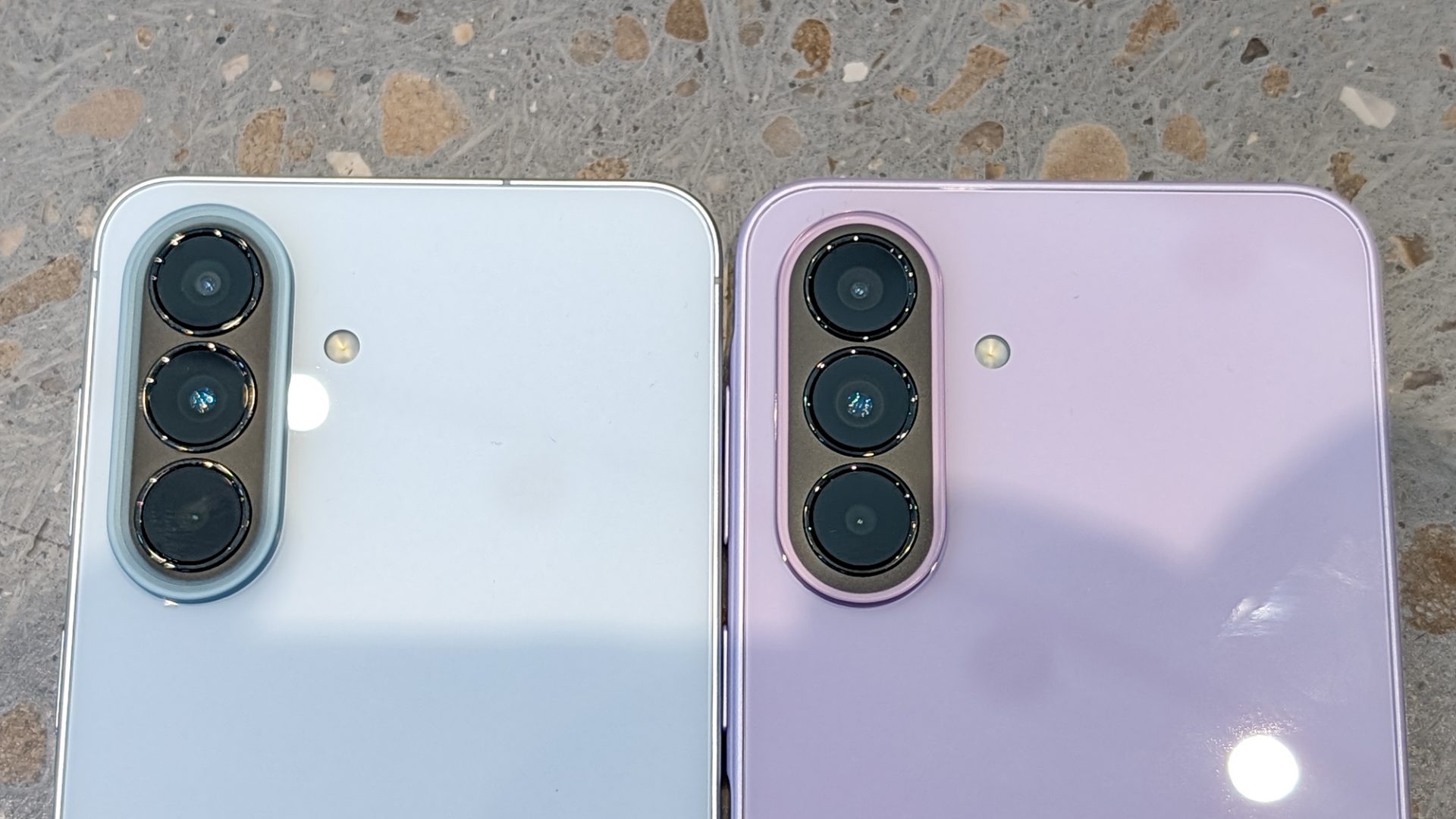 Обзор Galaxy A57 и Galaxy A37 в России — всё отлично, если бы не цена картинка Смартфоны Samsung Galaxy A57 и A37 | DGL.RU