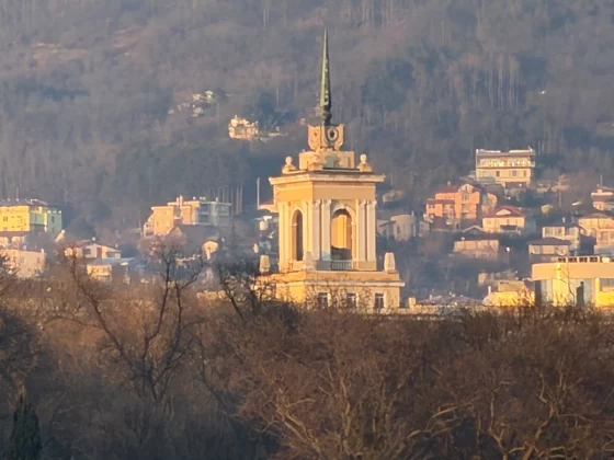 Galaxy S26 Ultra и iPhone 17 Pro: битва камер | DGL.RU