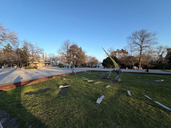 Galaxy S26 Ultra и iPhone 17 Pro: битва камер | DGL.RU