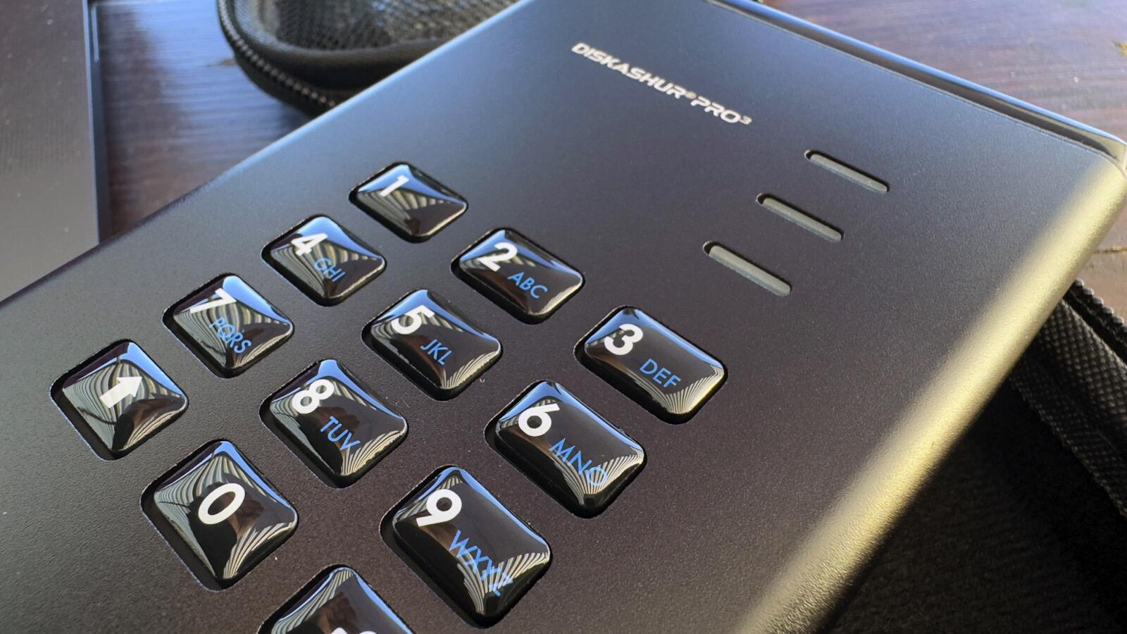 SSD или HDD: лучшие внешние диски 2026 года | DGL.RU