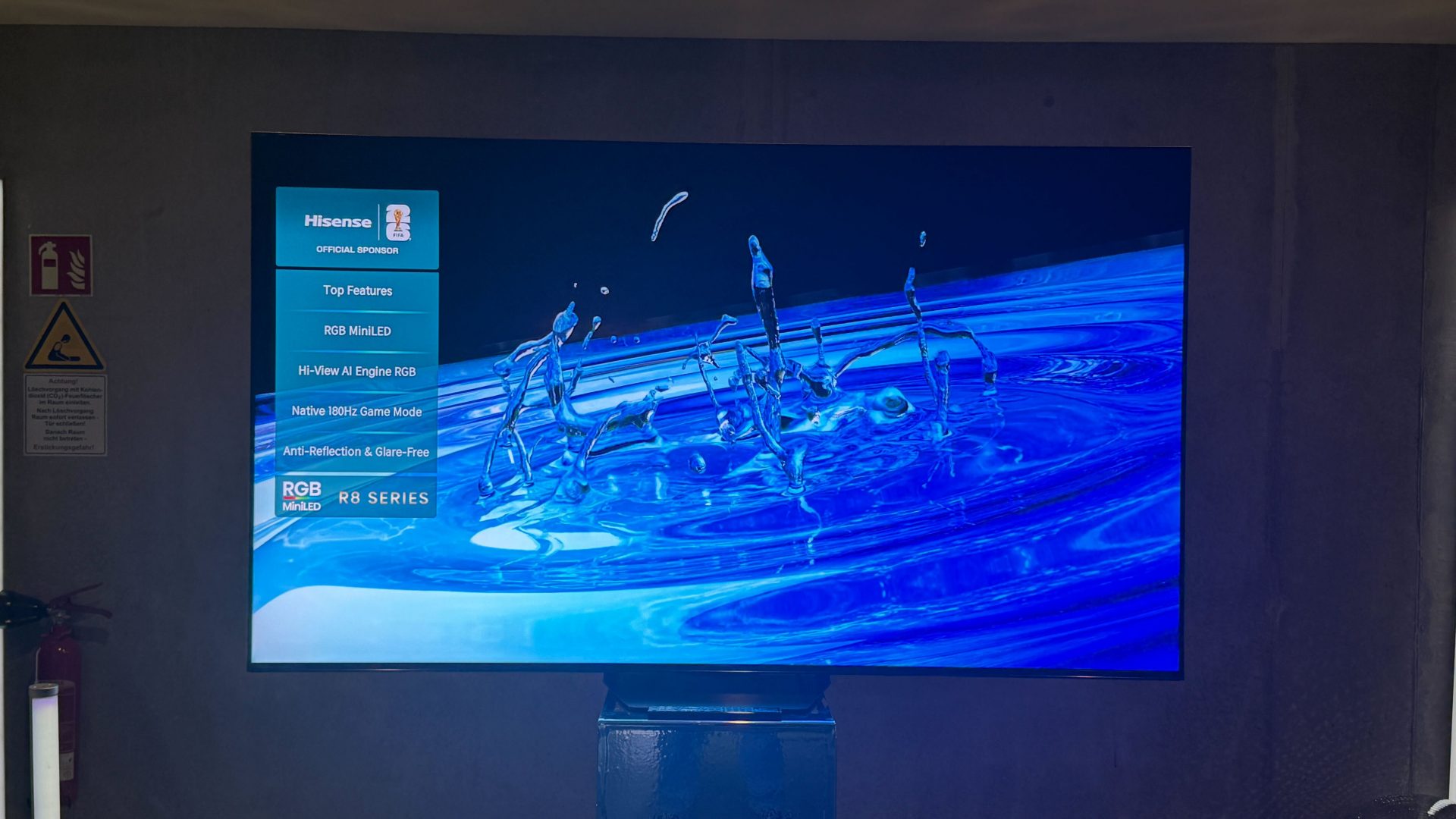 Обзор Hisense UR8 и его наличие в Москве картинка Телевизор Hisense UR8: почти флагман | DGL.RU