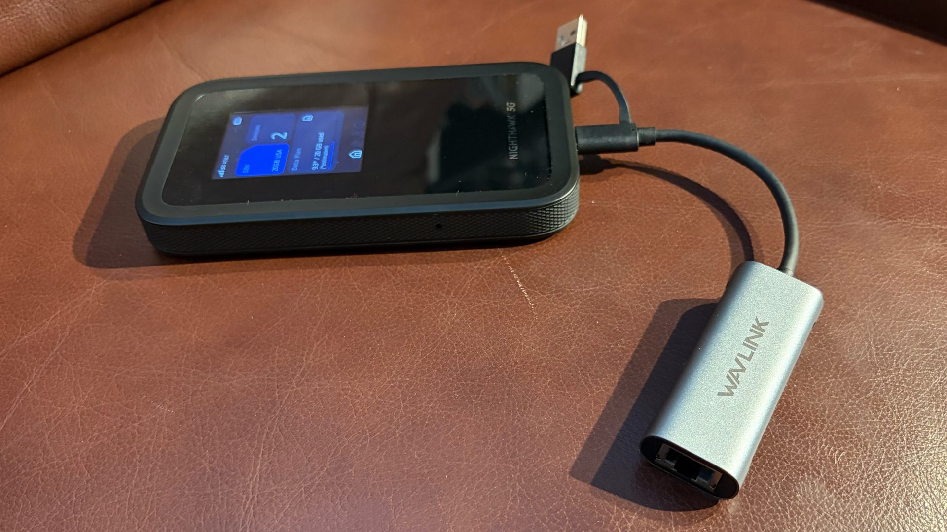 Обзор Netgear Nighthawk M7 5G Wi-Fi 7 - рынок eSIM меняет правила картинка Точка доступа Netgear Nighthawk M7 с eSIM | DGL.RU