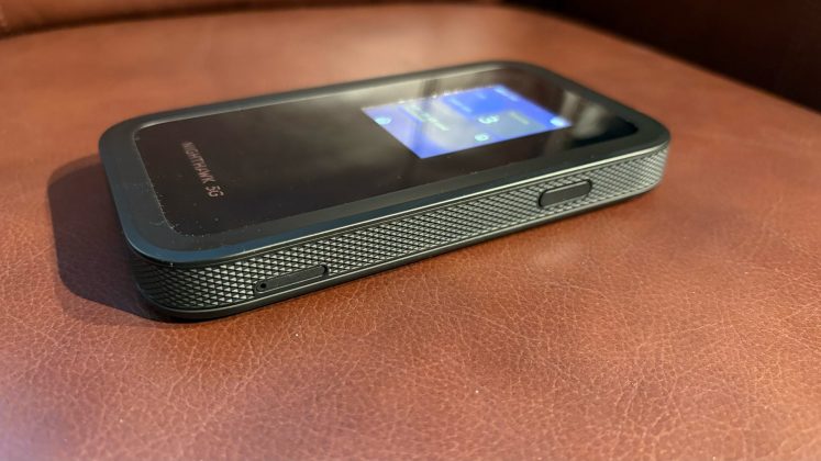 Точка доступа Netgear Nighthawk M7 с eSIM | DGL.RU