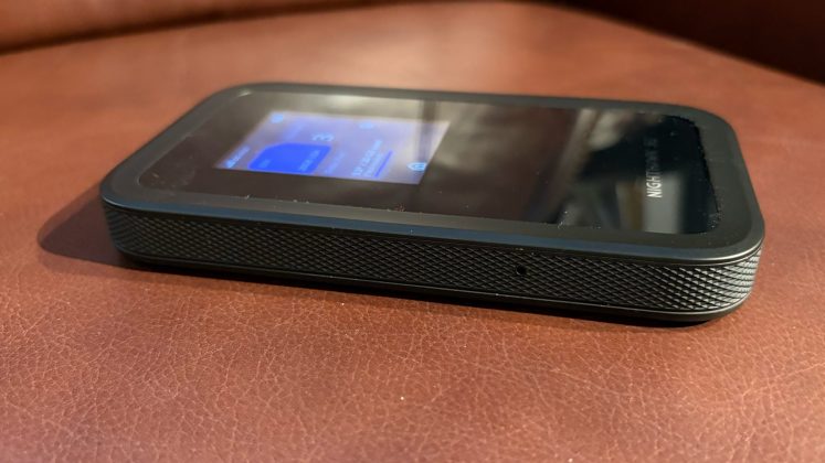 Точка доступа Netgear Nighthawk M7 с eSIM | DGL.RU