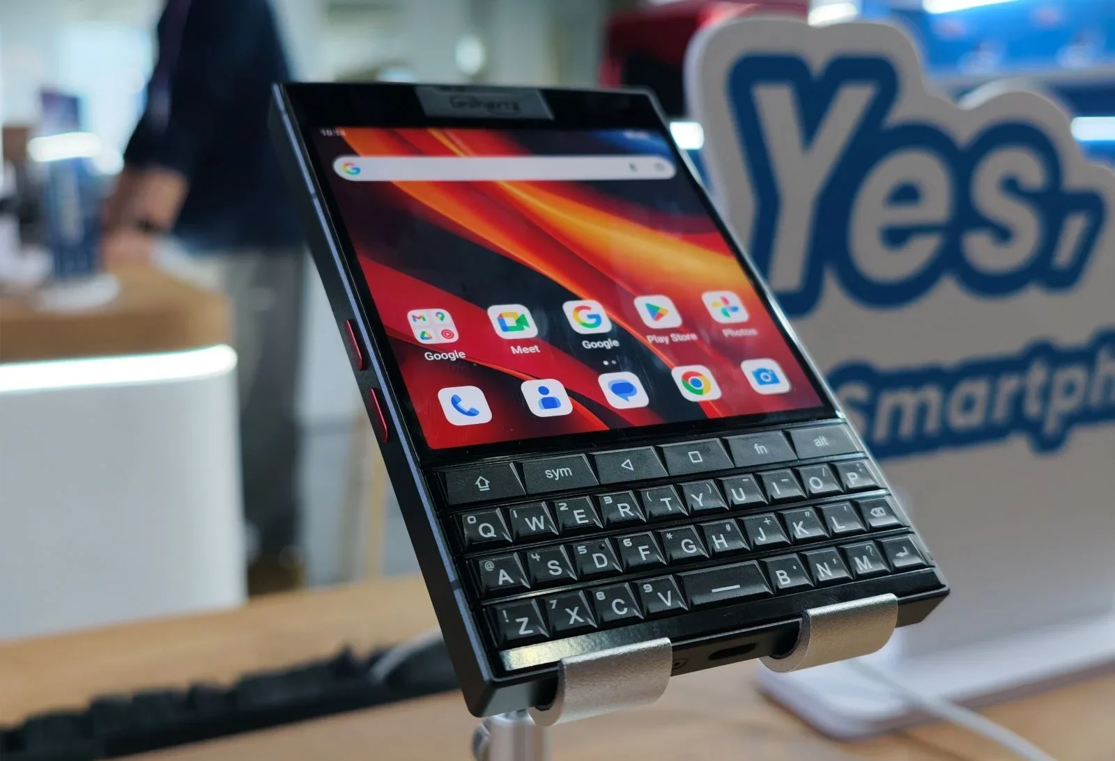 Забудьте про сенсорный экран: Titan 2 Elite возвращает моду на кнопки картинка Unihertz Titan 2 Elite