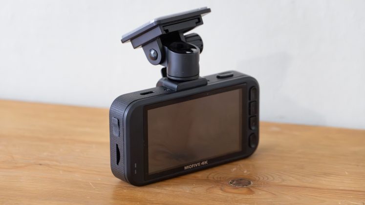 Лучшие видеорегистраторы 2026 года: мы протестировали топовые камеры от Garmin, Nextbase, 70mai и других брендов фото