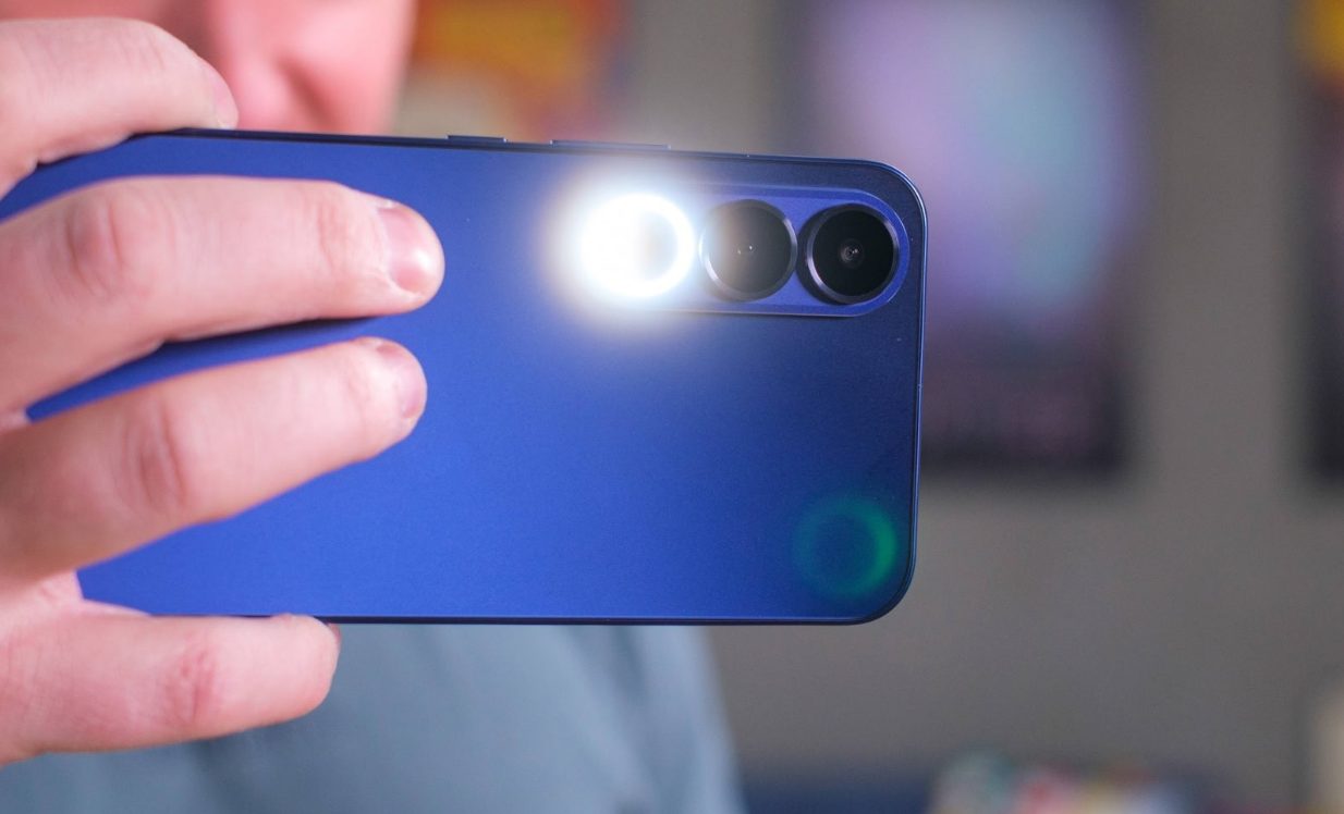 Индия получила vivo V70 FE. Россия получила повод для грусти картинка vivo V70 FE поступит в продажу в Индии на следующей неделе