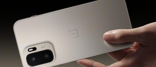OnePlus Ace 6 Ultra в цвете Metal Storm: Смартфон с русской выдержкой и стальным характером