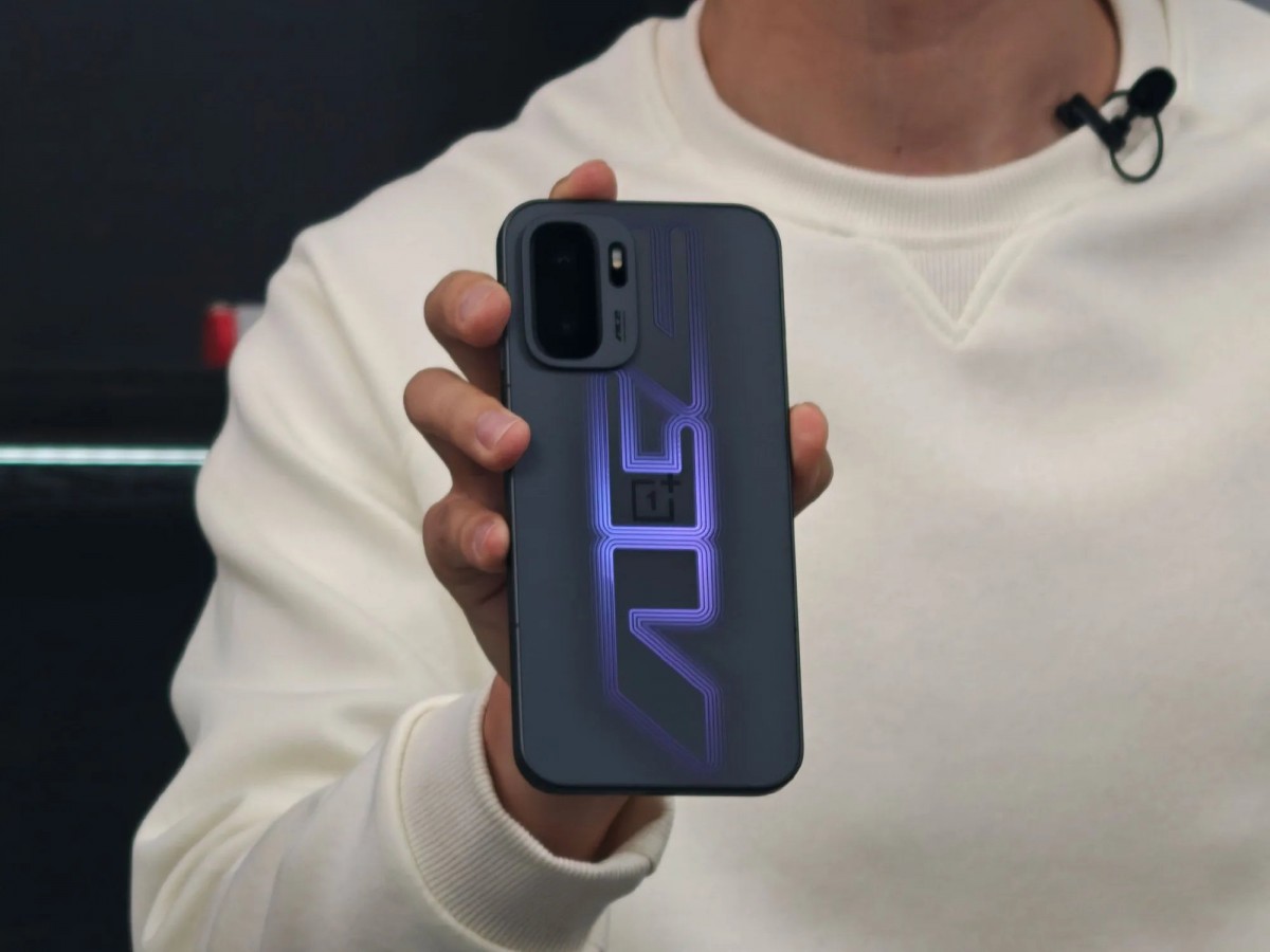 OnePlus Ace 6 Ultra в России: Дорого, богато, но по карману каждому