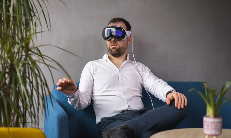 Шпионаж в стиле люкс: Apple Glass без экранов заставит россиян снова спорить о праве на съемку