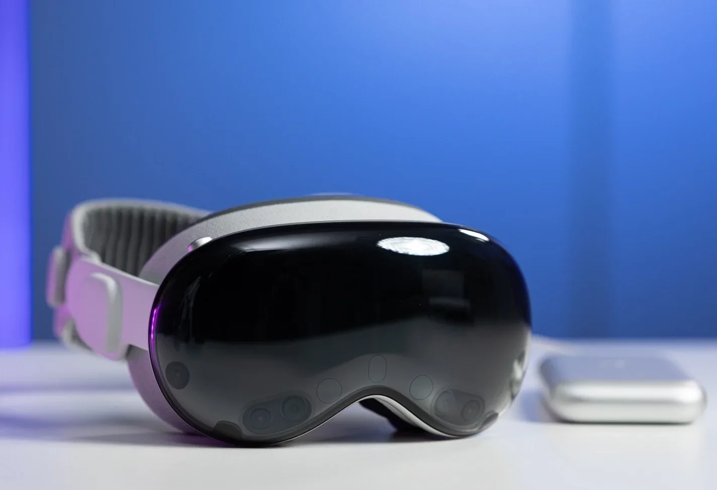 Шлем Apple Vision Pro закрывают: брать или нет? | DGL.RU