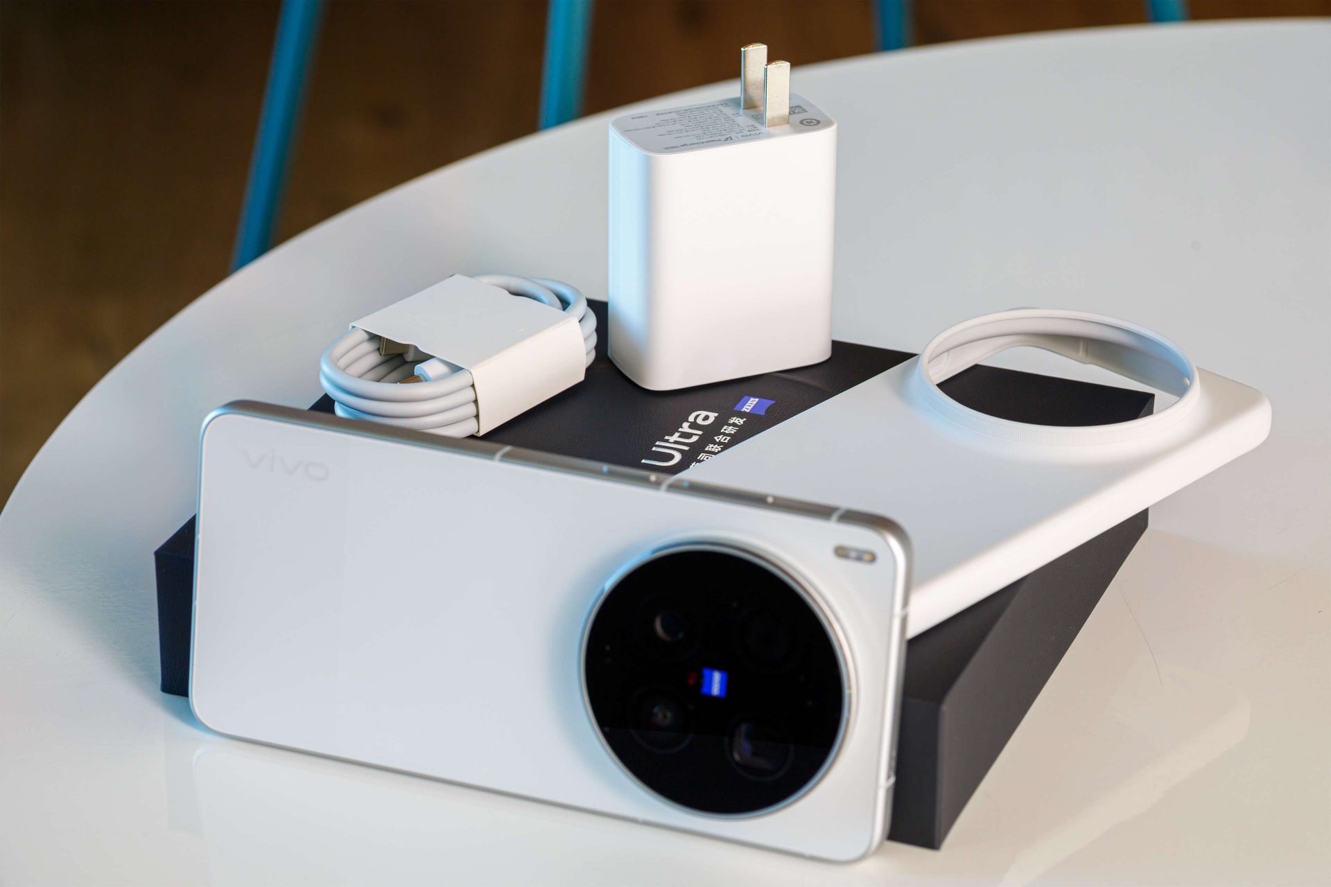 Смартфон vivo X300 Ultra: кинокамера в кармане | DGL.RU