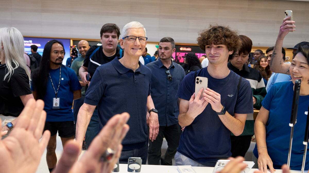 Тень гения больше не нужна: как «железный» Кук превратил Apple из культа в беспощадную денежную машину