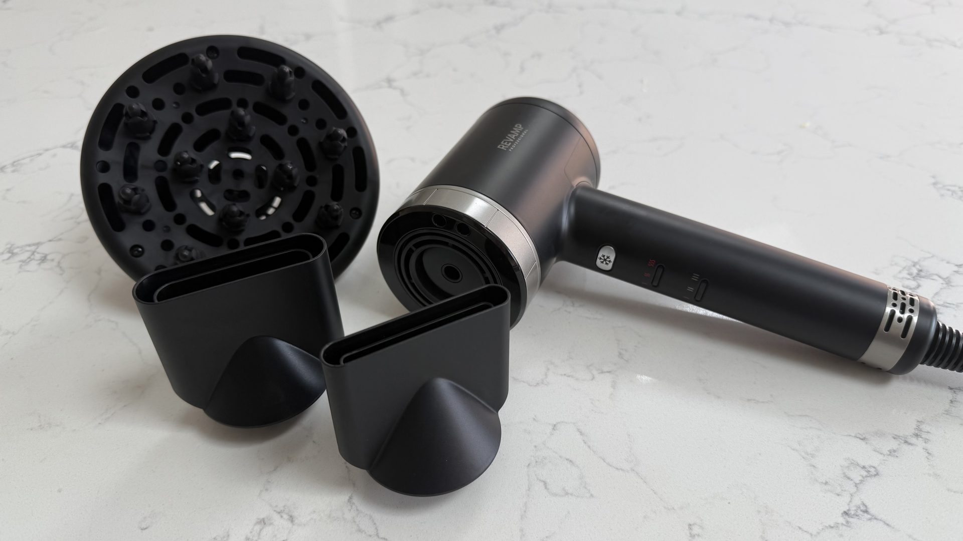 Фен Revamp Enigma Tri-Care — мощная сушка | DGL.RU