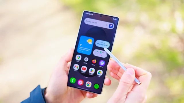 Samsung задерживает One UI 8.5: Стоит ли россиянам менять регион прошивки ради ускорения обновления?
