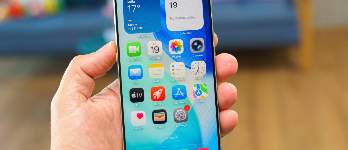 Зачем Apple сознательно портит дисплей в будущем iPhone 18