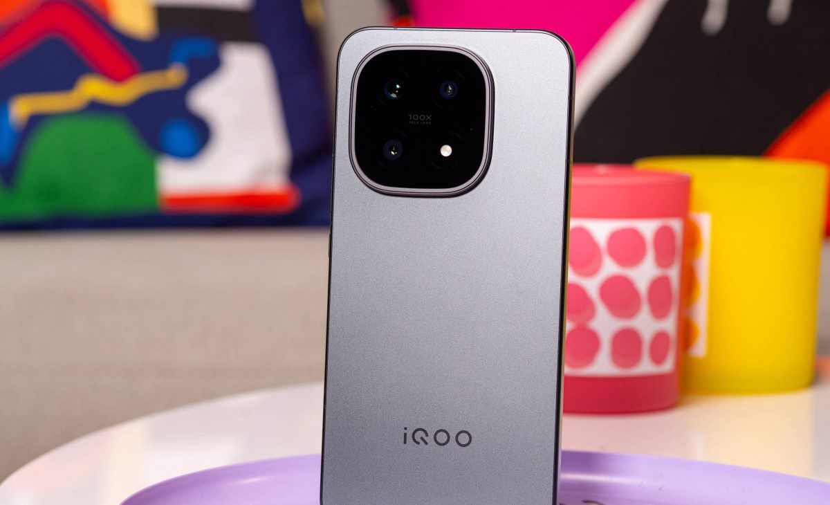 Стоит ли брать смартфон iQOO 15T: заряд на 3 дня | DGL.RU