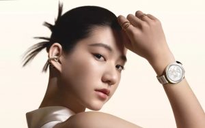 Элегантная мощь: компания Oppo показала мини-версию своих топовых смарт-часов