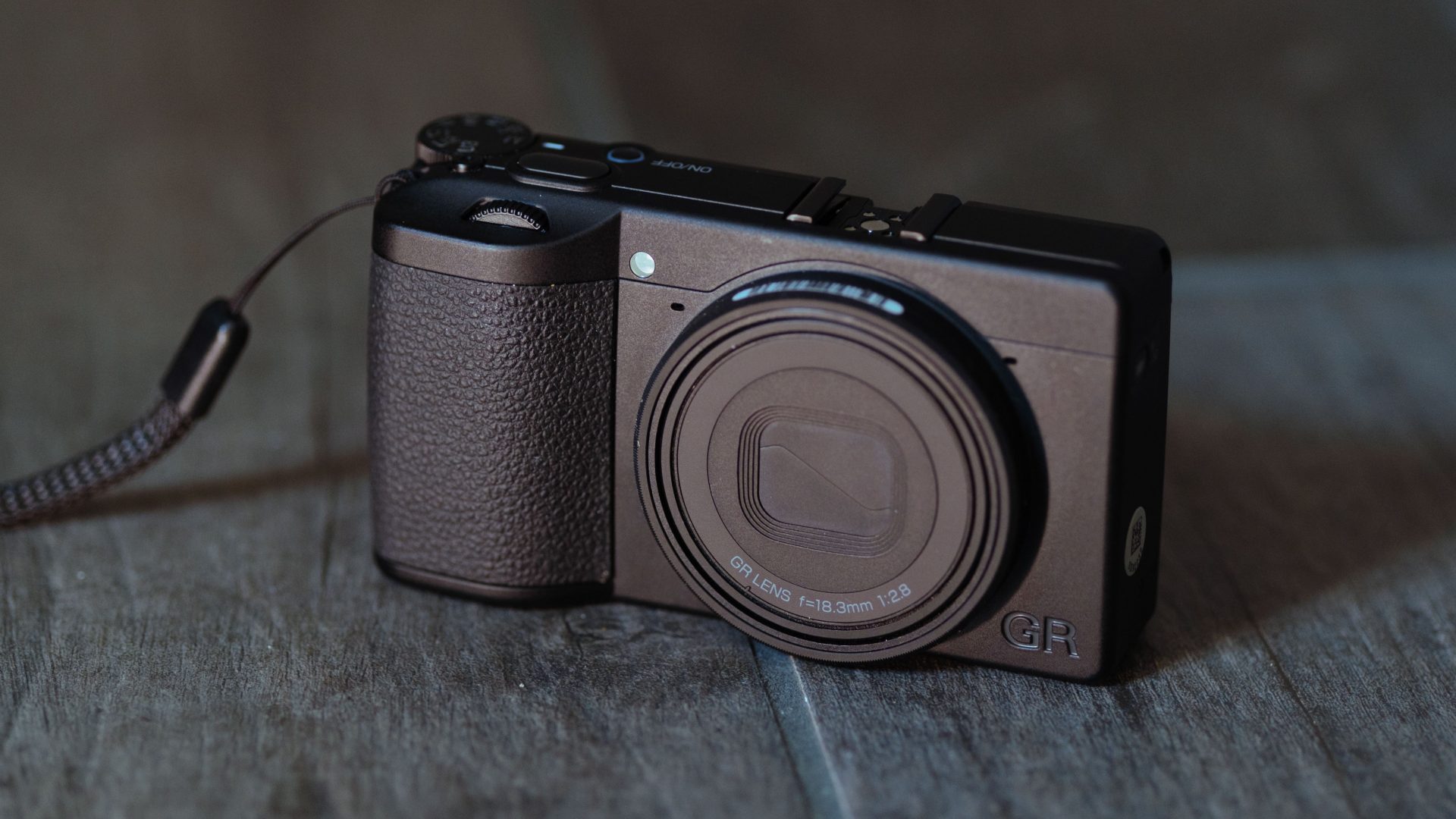 Камера Ricoh GR IV Monochrome: черно-белая | DGL.RU