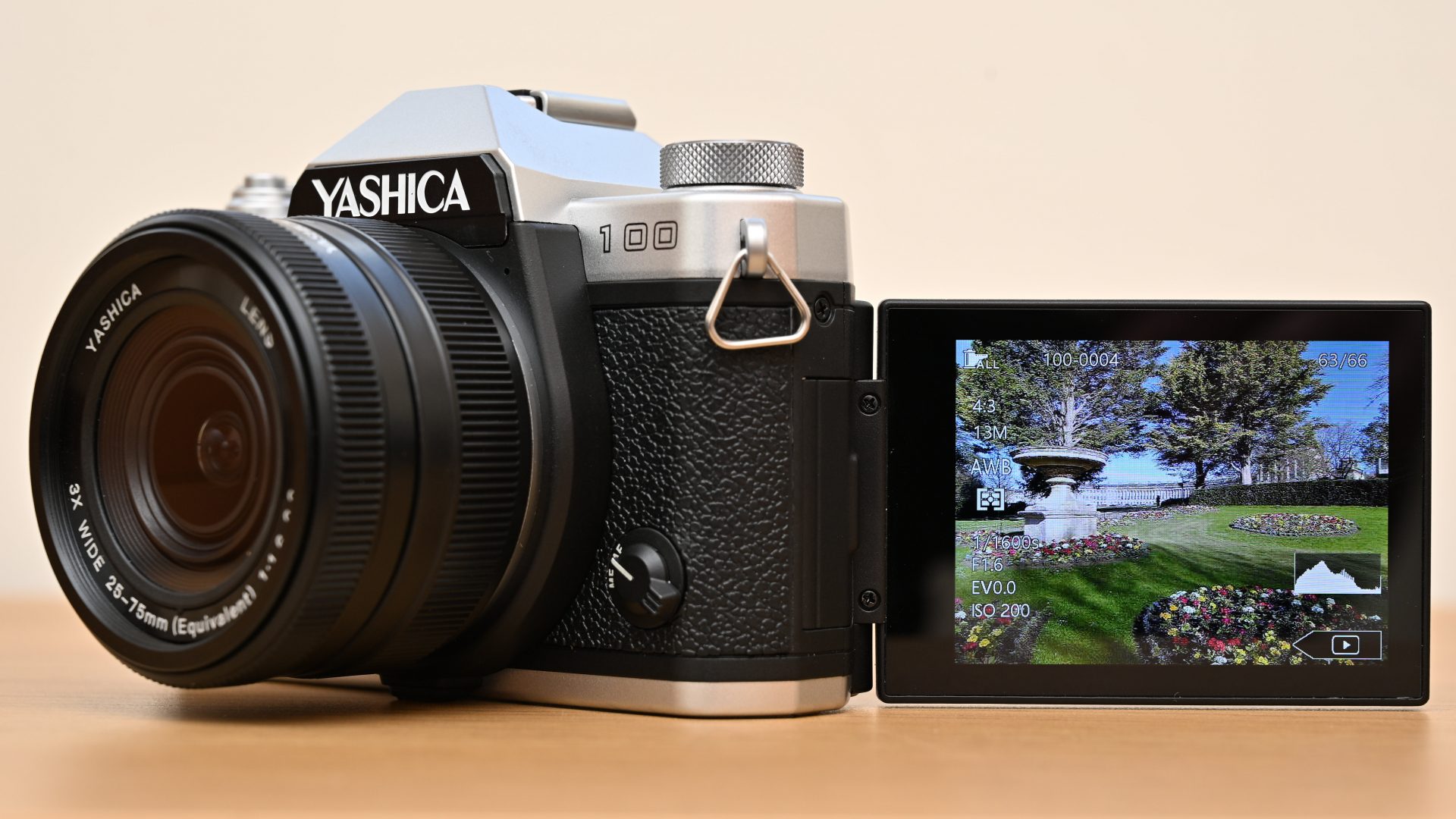 Камера Yashica FX-D 100 с ретро-стилем и зумом | DGL.RU