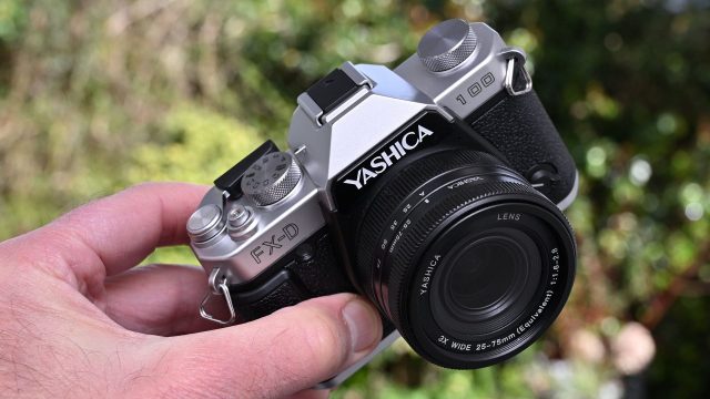 Камера Yashica FX-D 100 с ретро-стилем и зумом | DGL.RU